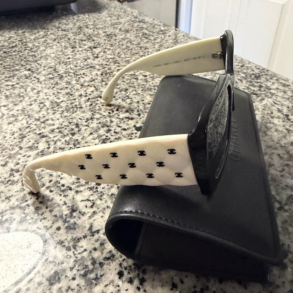 CHANEL Black and Cream Sunglasses - Picture 7 of 9